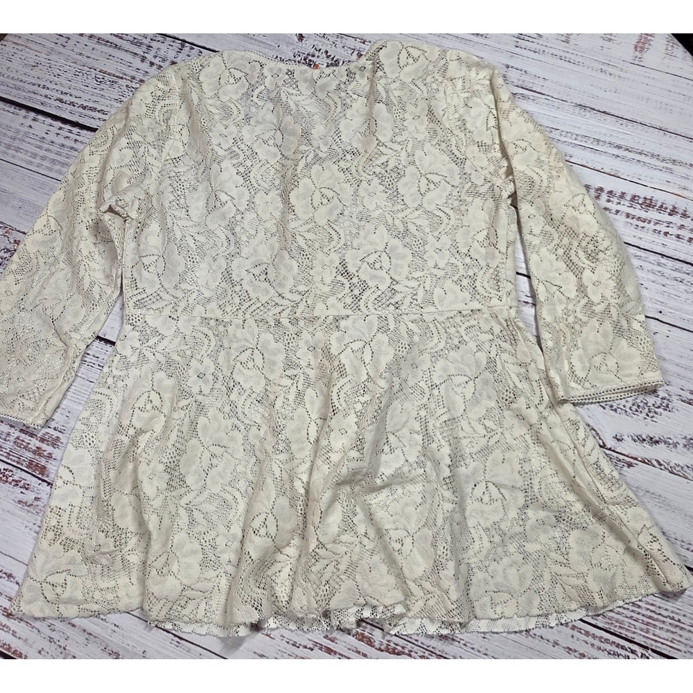 Free People Lace Peplum Top Womens Medium Cream Excellent Floral Long Sleeve